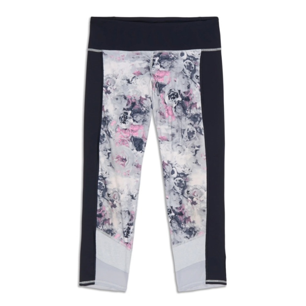 Lululemon if you’re lucky crop sz 6